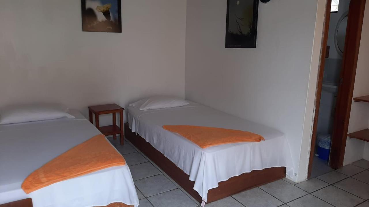 Hostal Tero Real Puerto Villamil Buitenkant foto
