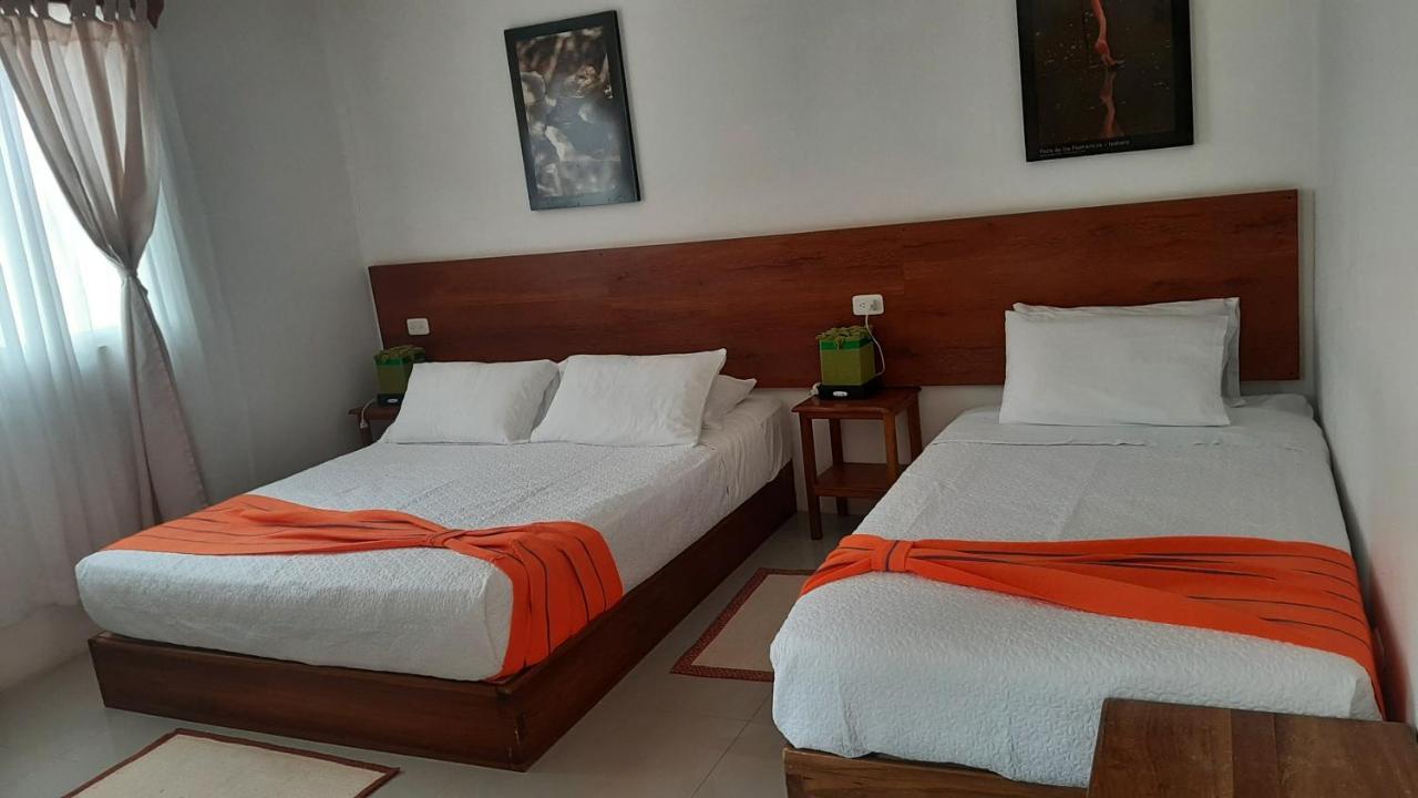 Hostal Tero Real Puerto Villamil Buitenkant foto