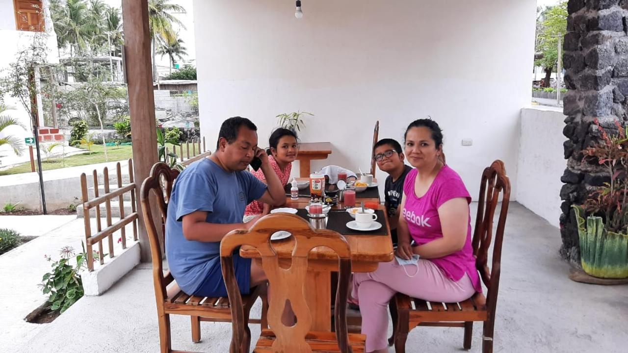 Hostal Tero Real Puerto Villamil Buitenkant foto