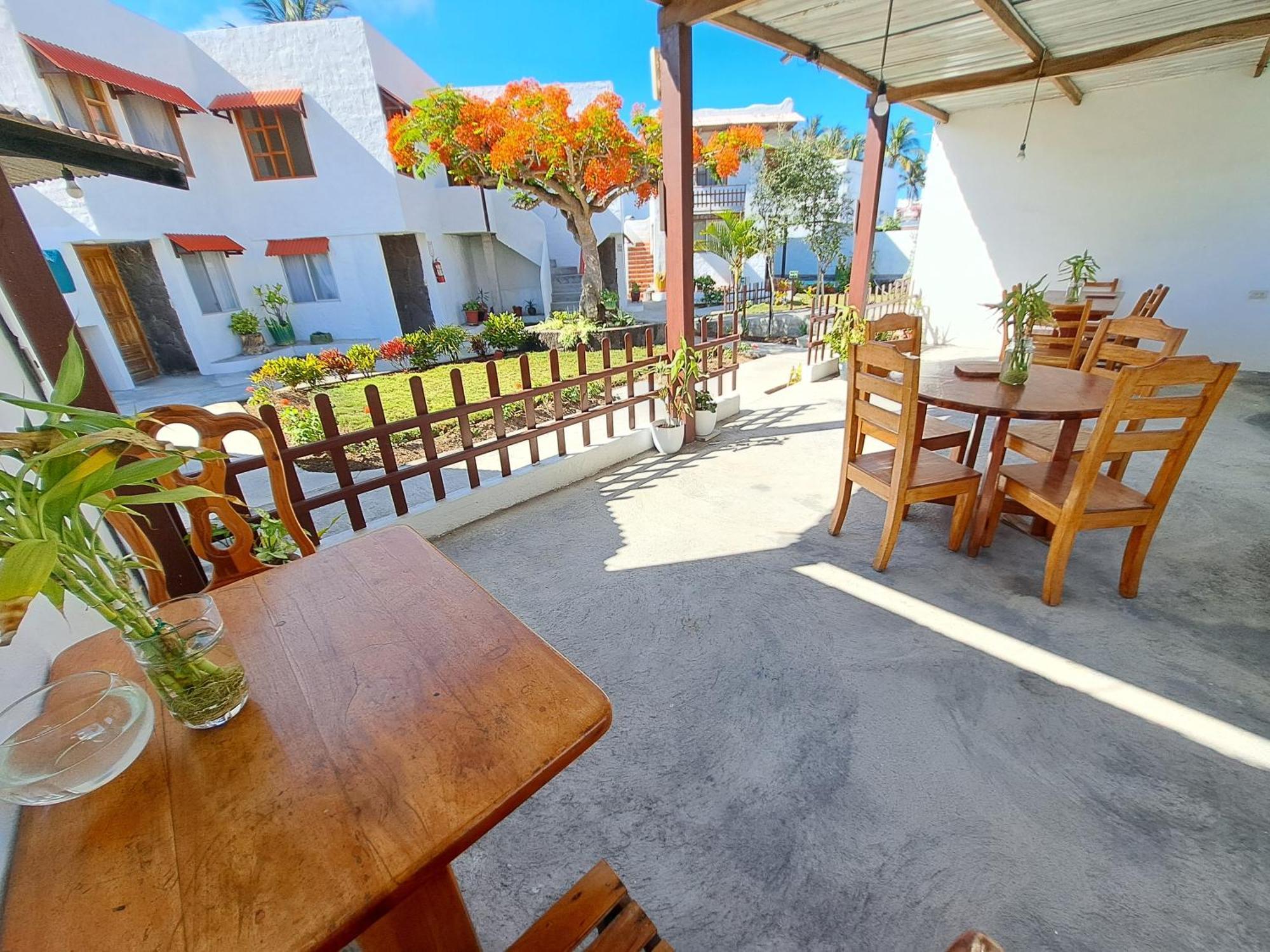 Hostal Tero Real Puerto Villamil Buitenkant foto